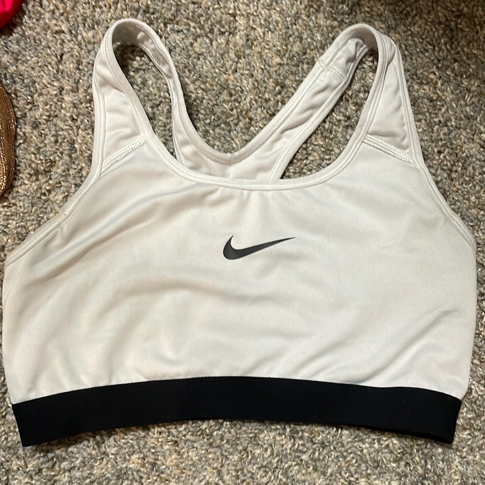 white nike sports bra